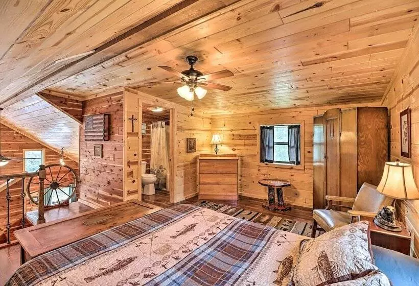 Rural Wooded Cabin Near Trophy Trout Fishing!