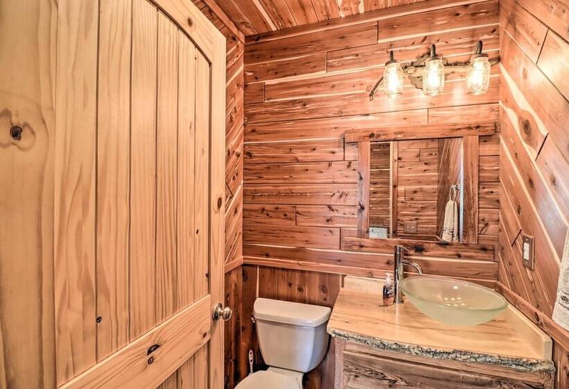 Rural Wooded Cabin Near Trophy Trout Fishing!