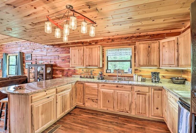 Rural Wooded Cabin Near Trophy Trout Fishing!