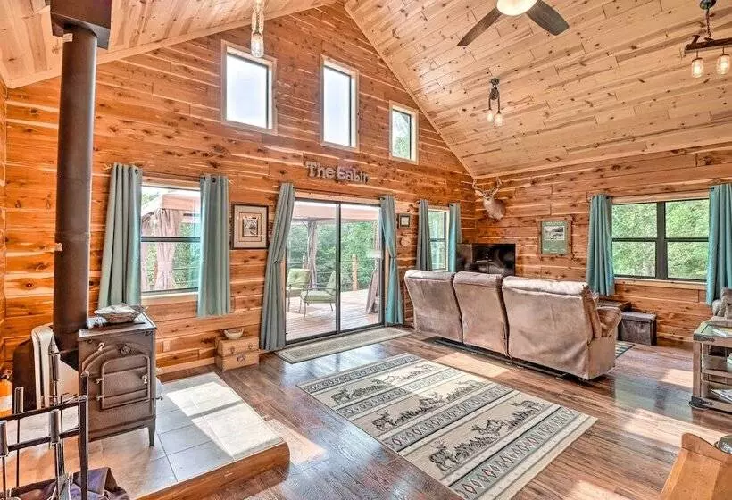 Rural Wooded Cabin Near Trophy Trout Fishing!