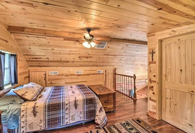 Rural Wooded Cabin Near Trophy Trout Fishing!