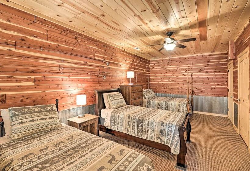 Rural Wooded Cabin Near Trophy Trout Fishing!