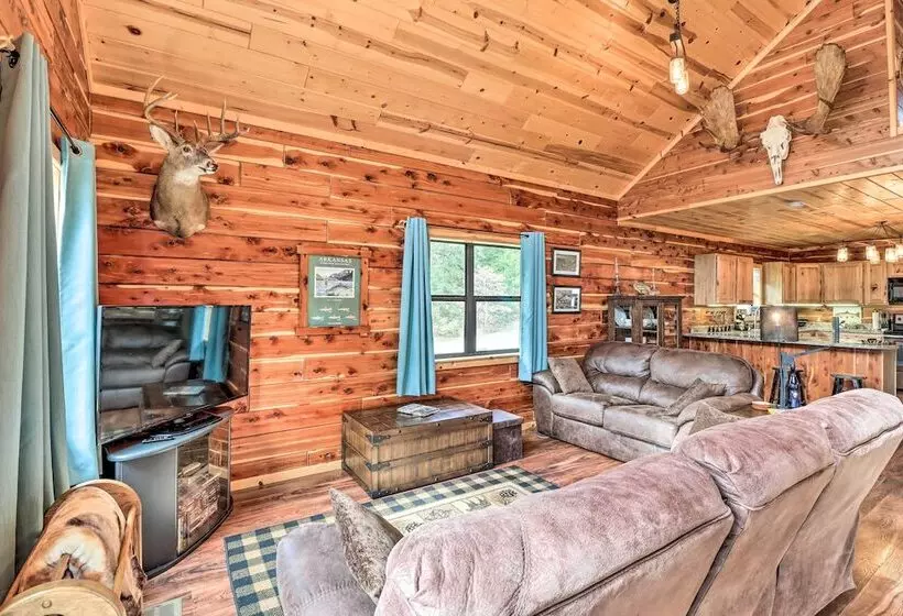 Rural Wooded Cabin Near Trophy Trout Fishing!