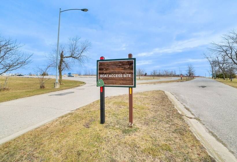 Scenic  Evan S Hideaway  Steps To Lake Huron!