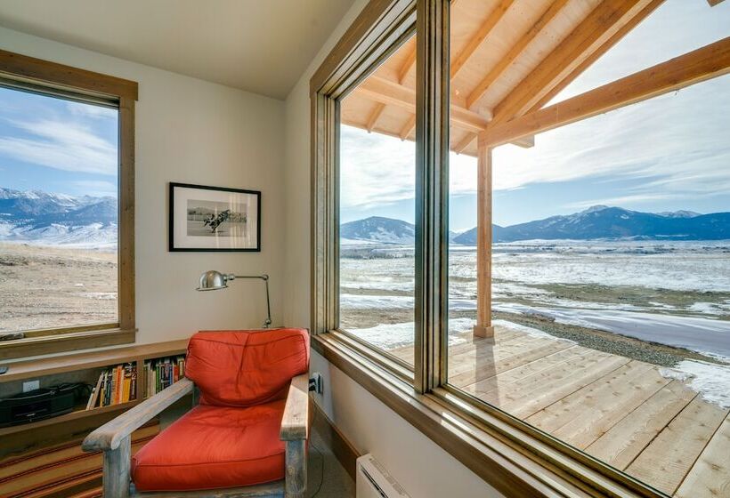 Secluded Paradise Valley Retreat W/ Stunning Views