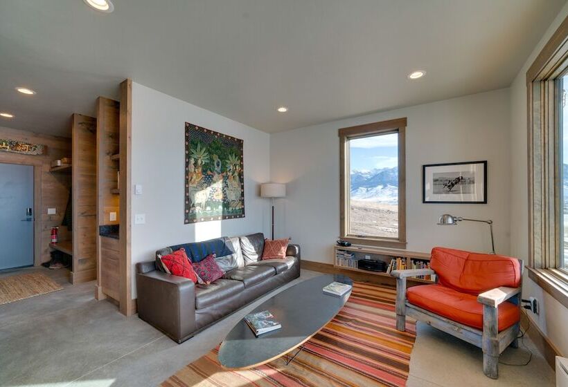 Secluded Paradise Valley Retreat W/ Stunning Views