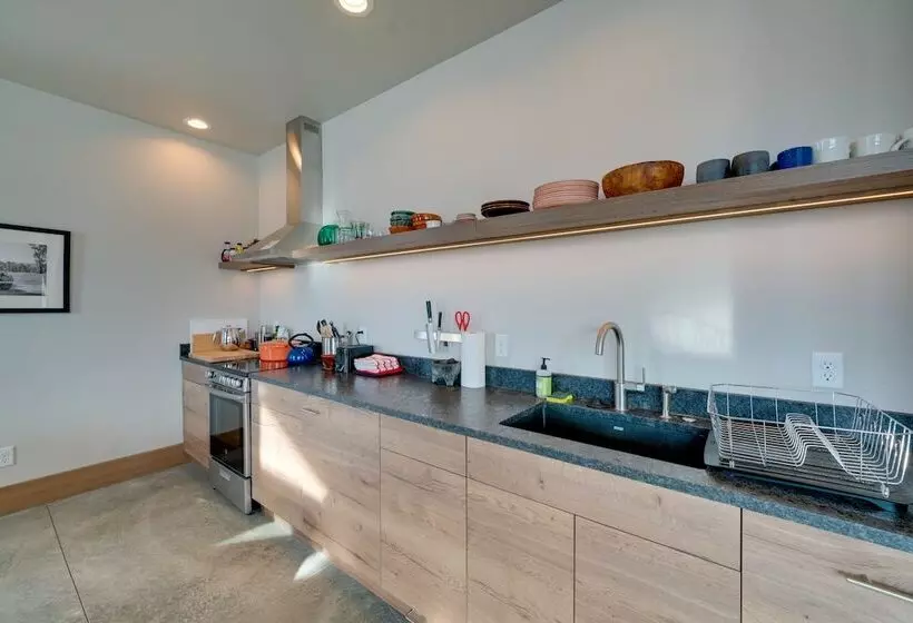 Secluded Paradise Valley Retreat W/ Stunning Views