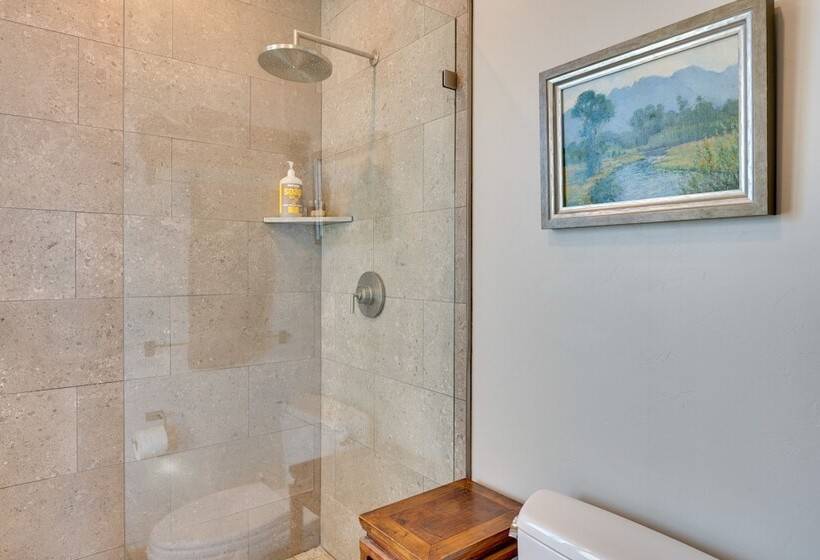 Secluded Paradise Valley Retreat W/ Stunning Views