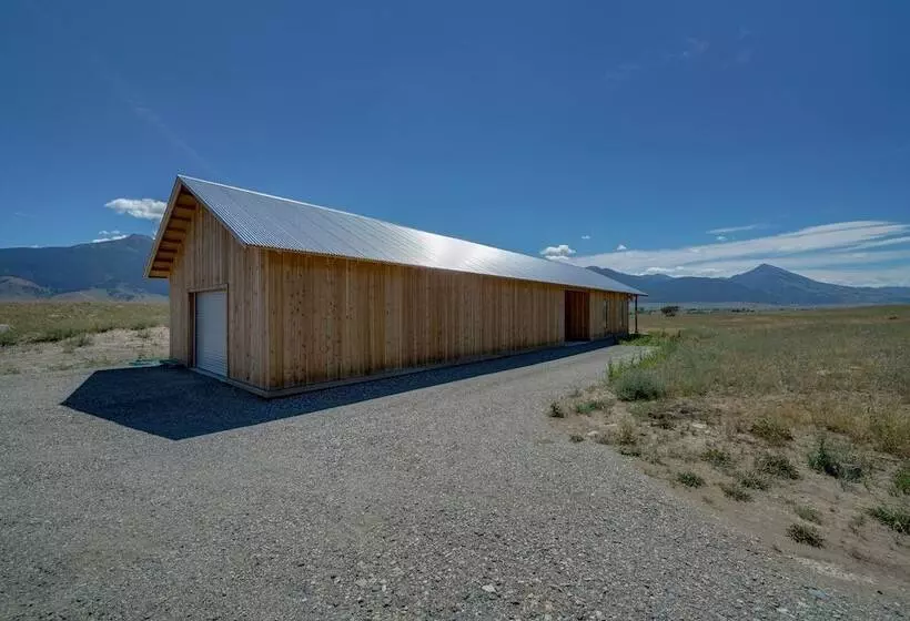 Secluded Paradise Valley Retreat W/ Stunning Views