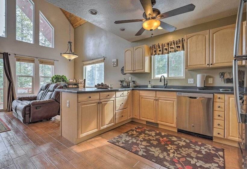 Cabin W/ Deck & Fire Pit In Duck Creek Village