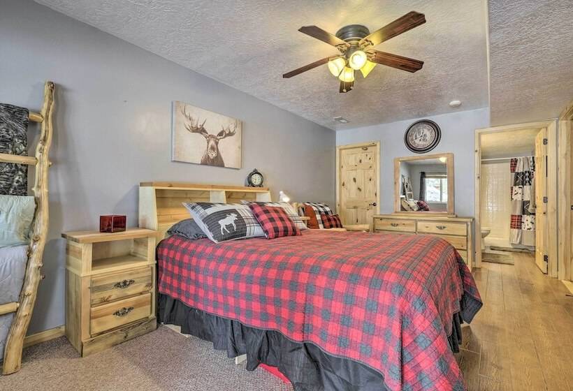 Cabin W/ Deck & Fire Pit In Duck Creek Village