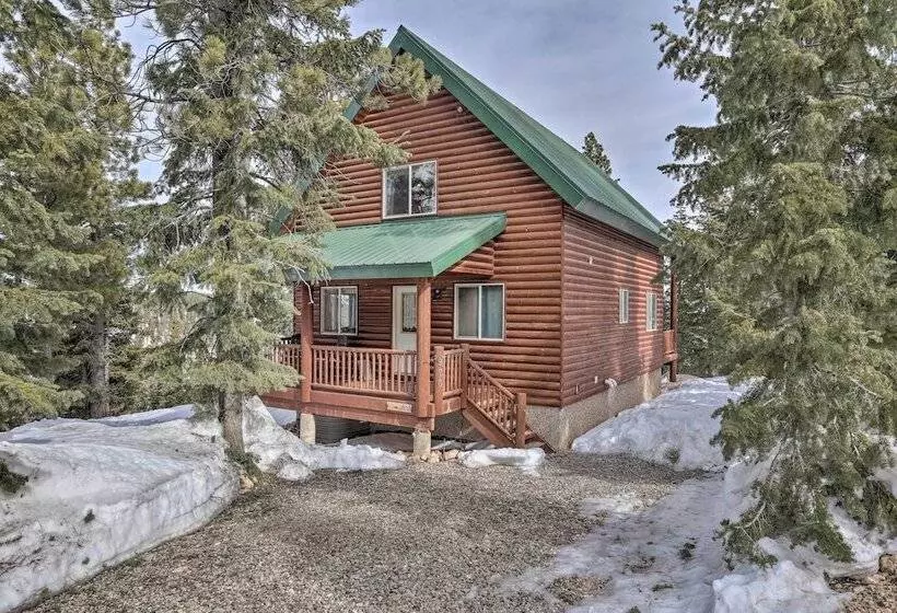 Cabin W/ Deck & Fire Pit In Duck Creek Village