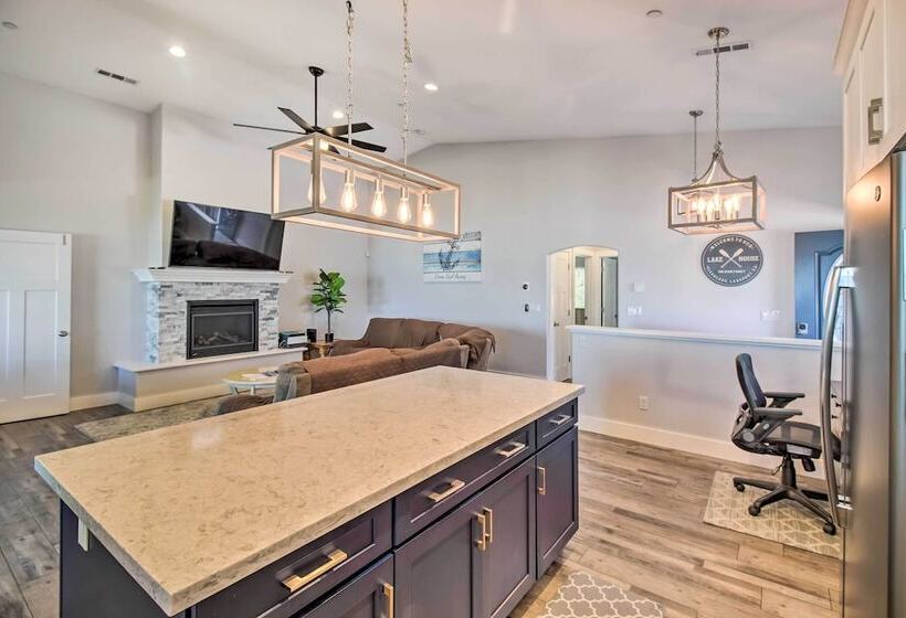 Spacious Lakeport House On Clear Lake W/ Dock