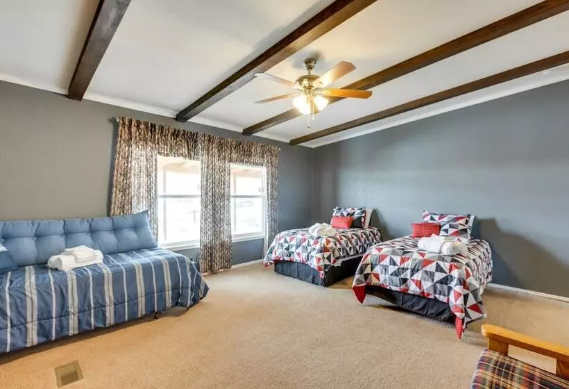 Spacious Tierra Amarilla Ranch House W/ Deck!