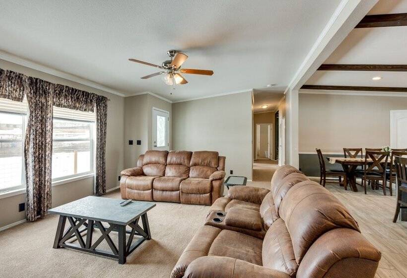 Spacious Tierra Amarilla Ranch House W/ Deck!