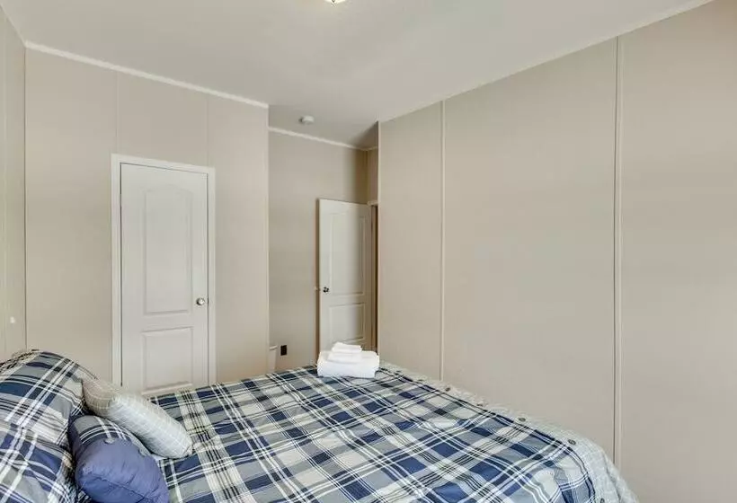 Spacious Tierra Amarilla Ranch House W/ Deck!