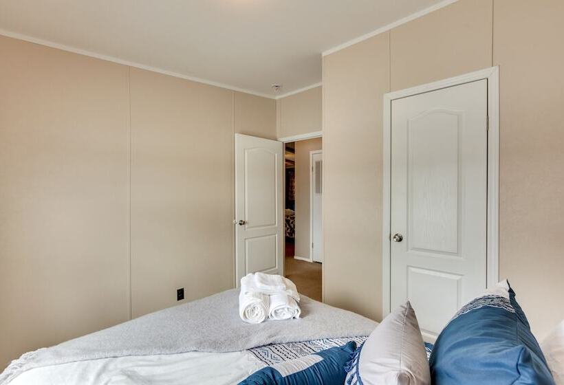 Spacious Tierra Amarilla Ranch House W/ Deck!