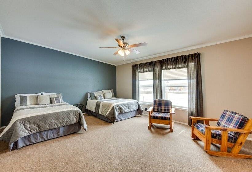 Spacious Tierra Amarilla Ranch House W/ Deck!