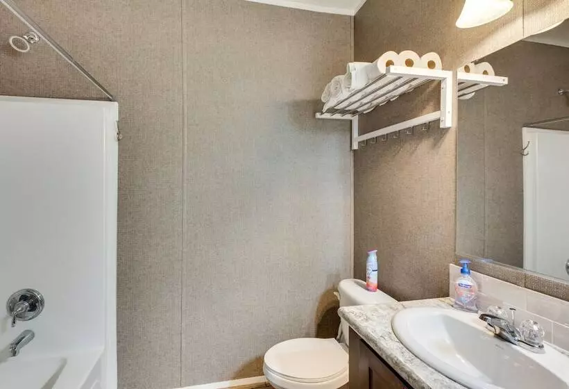 Spacious Tierra Amarilla Ranch House W/ Deck!