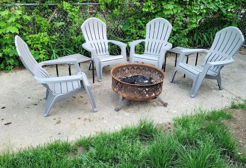 Updated Home In The Heart Of Saratoga Springs