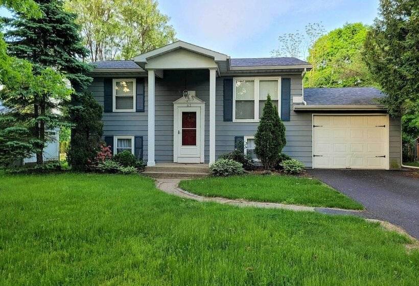 Updated Home In The Heart Of Saratoga Springs