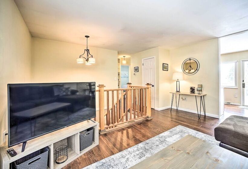 Updated Home In The Heart Of Saratoga Springs