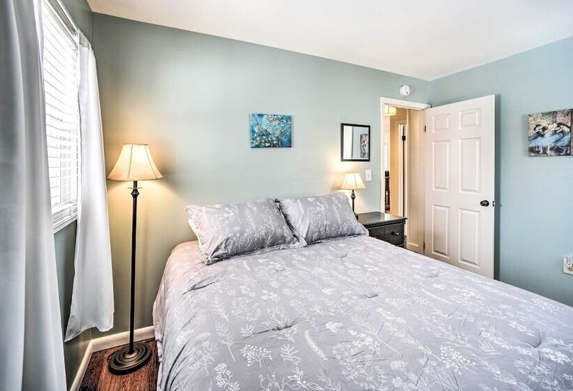 Updated Home In The Heart Of Saratoga Springs