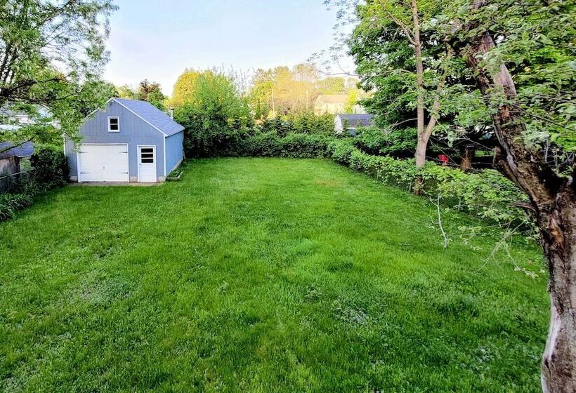 Updated Home In The Heart Of Saratoga Springs