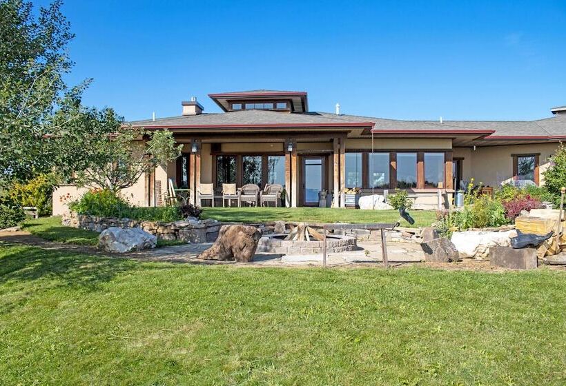 Bozeman Getaway On The Prairie W/ Patio & Grill