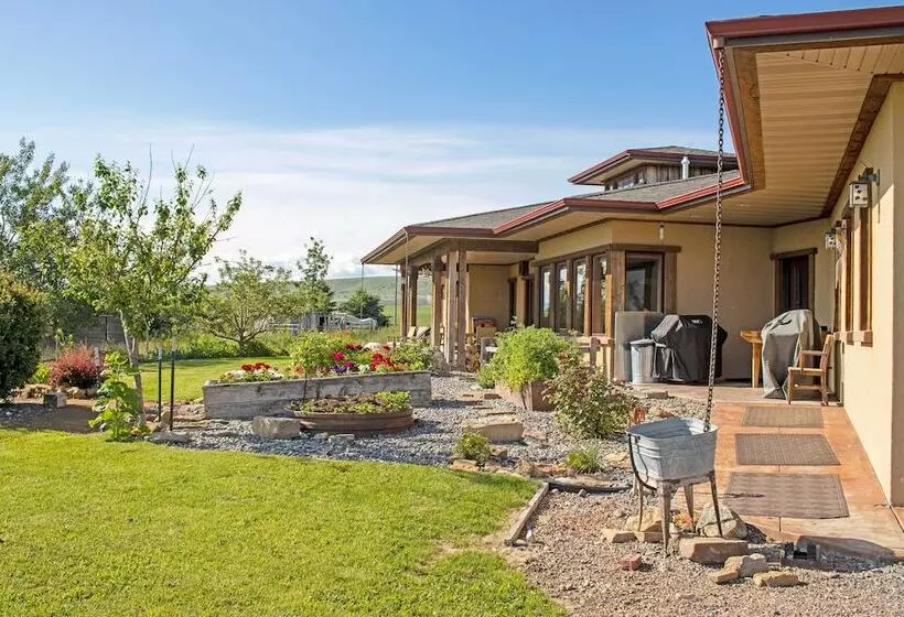 Bozeman Getaway On The Prairie W/ Patio & Grill