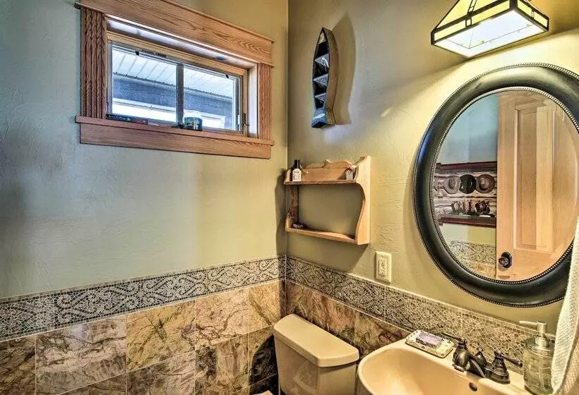 Bozeman Getaway On The Prairie W/ Patio & Grill