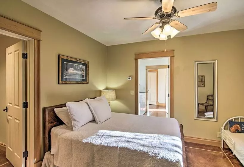 Bozeman Getaway On The Prairie W/ Patio & Grill