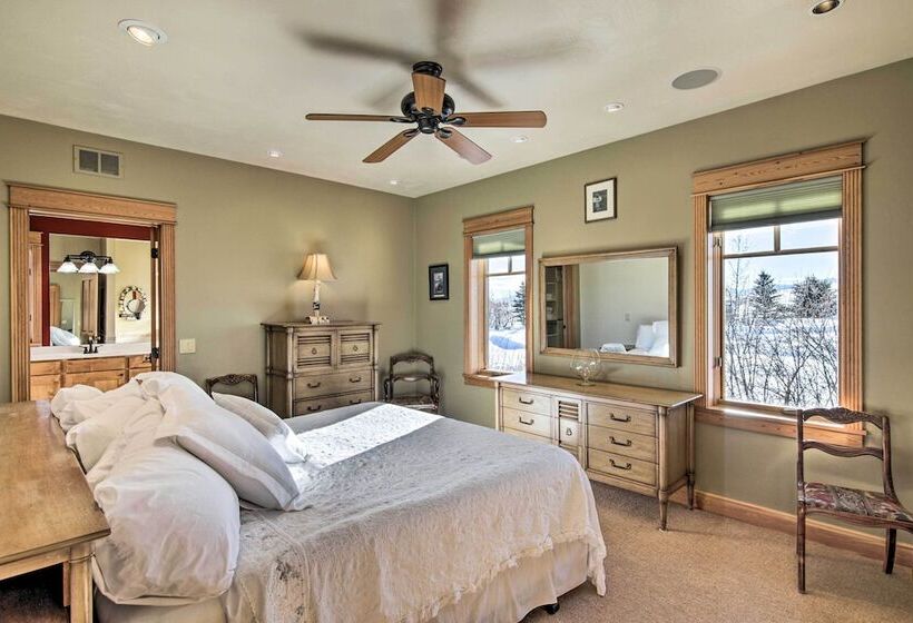 Bozeman Getaway On The Prairie W/ Patio & Grill