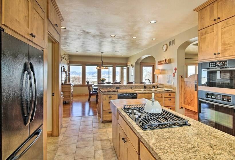 Bozeman Getaway On The Prairie W/ Patio & Grill