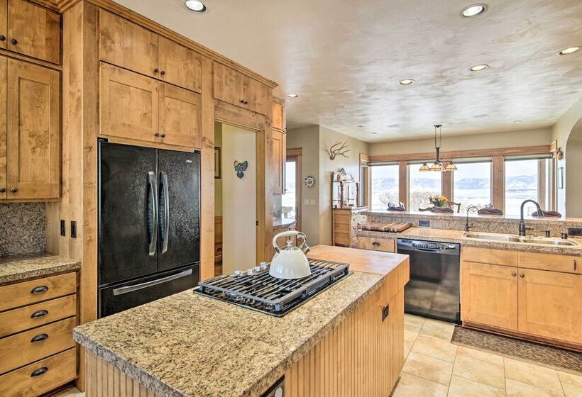 Bozeman Getaway On The Prairie W/ Patio & Grill