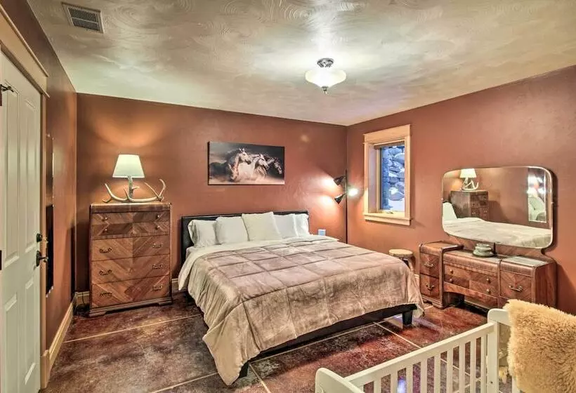 Bozeman Getaway On The Prairie W/ Patio & Grill