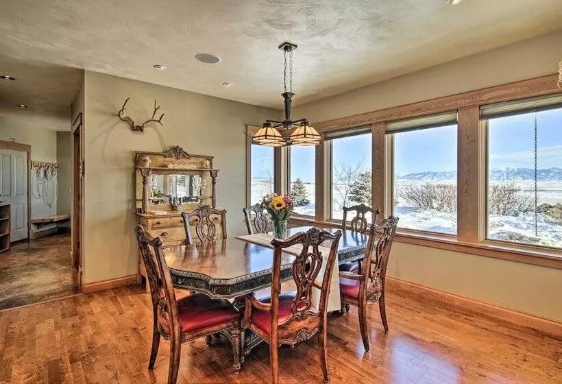 Bozeman Getaway On The Prairie W/ Patio & Grill