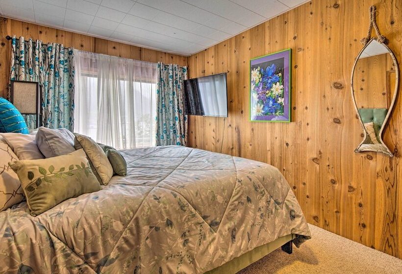 Waterfront House W/ Glacial Views   Near Downtown!