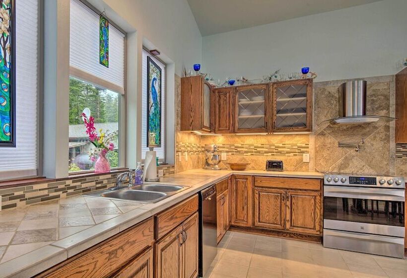 Waterfront House W/ Glacial Views   Near Downtown!