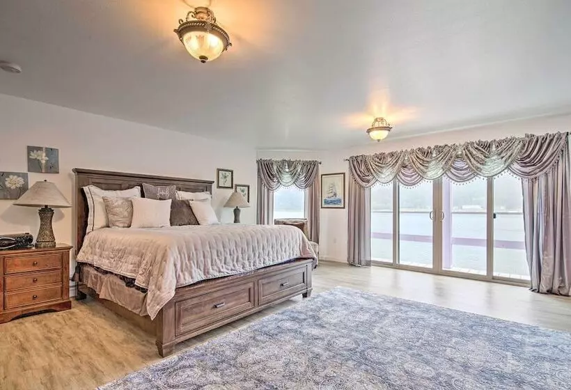 Waterfront House W/ Glacial Views   Near Downtown!