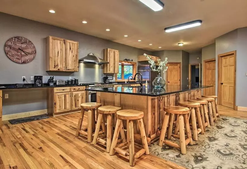 Waterfront Lake Mille Lacs Lodge W/ Deck + Grill!