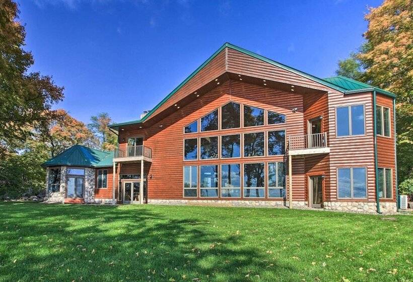 Waterfront Lake Mille Lacs Lodge W/ Deck + Grill!