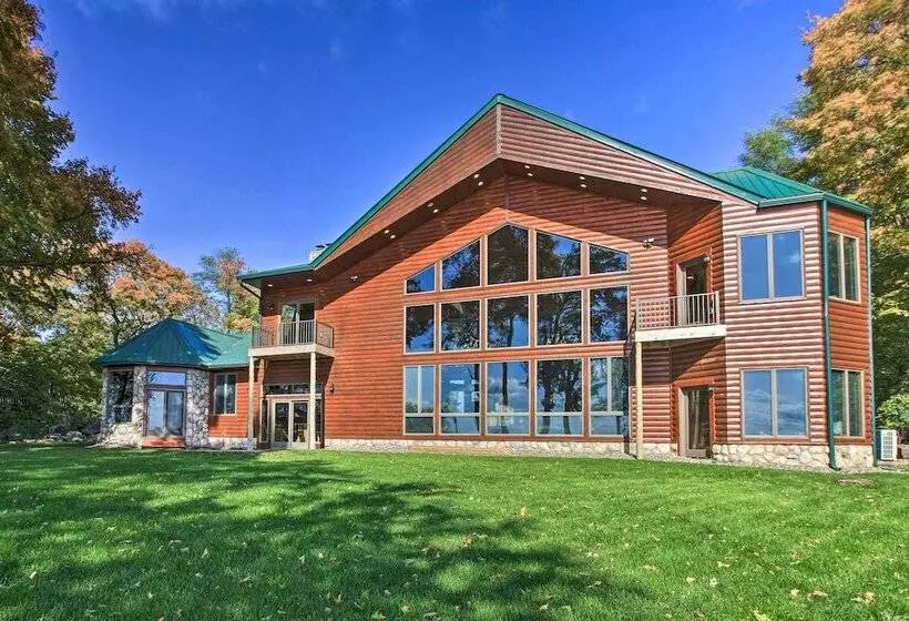 Waterfront Lake Mille Lacs Lodge W/ Deck + Grill!