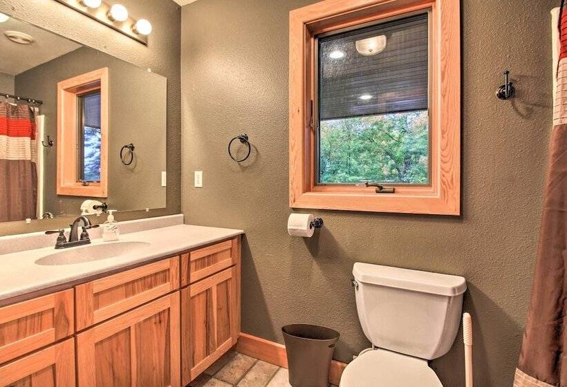 Waterfront Lake Mille Lacs Lodge W/ Deck + Grill!