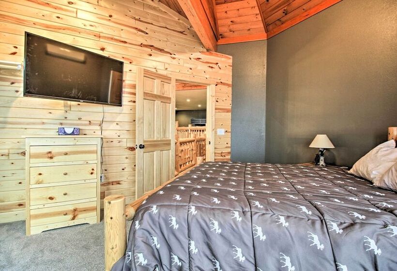 Waterfront Lake Mille Lacs Lodge W/ Deck + Grill!