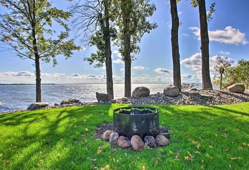 Waterfront Lake Mille Lacs Lodge W/ Deck + Grill!