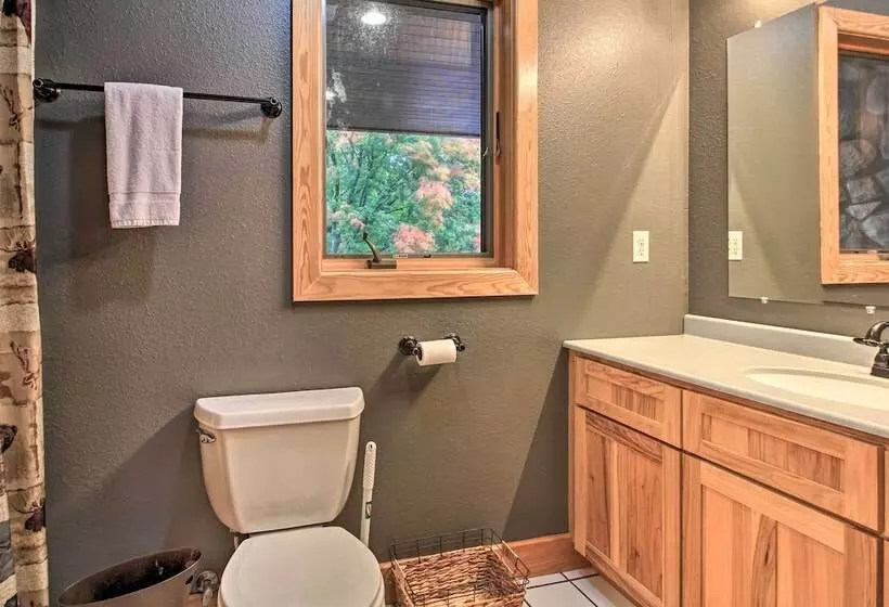 Waterfront Lake Mille Lacs Lodge W/ Deck + Grill!