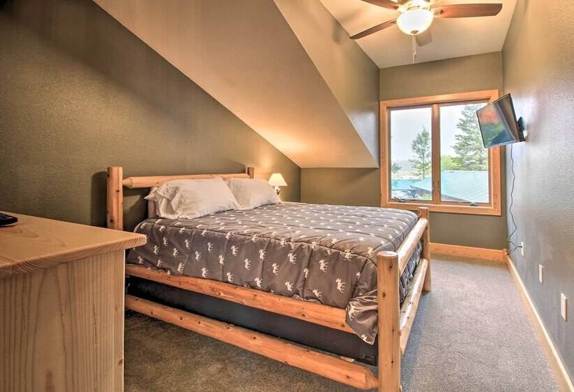 Waterfront Lake Mille Lacs Lodge W/ Deck + Grill!