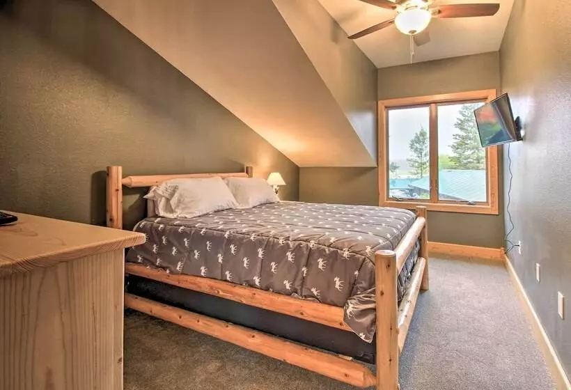 Waterfront Lake Mille Lacs Lodge W/ Deck + Grill!