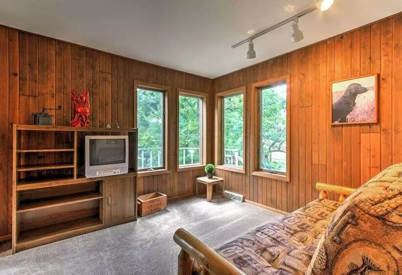 Waupaca Lakefront Home W/ Pool Table & Dock!